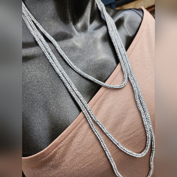 ✨️Elegant 3 Strand Silver Layered Necklace✨️ - Picture 3 of 15